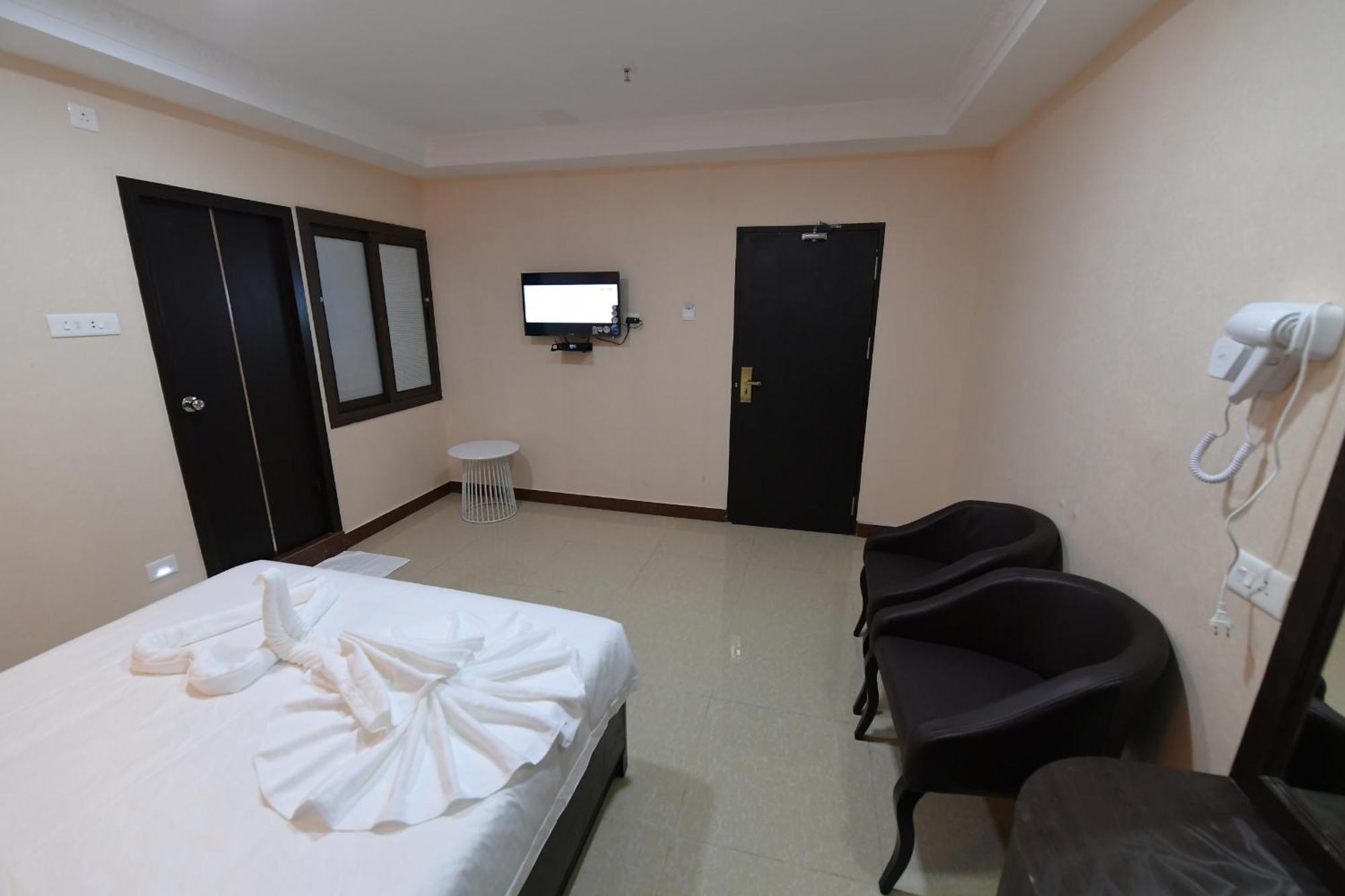 Coastal Grand Hotel Sampath Tiruchirappalli エクステリア 写真