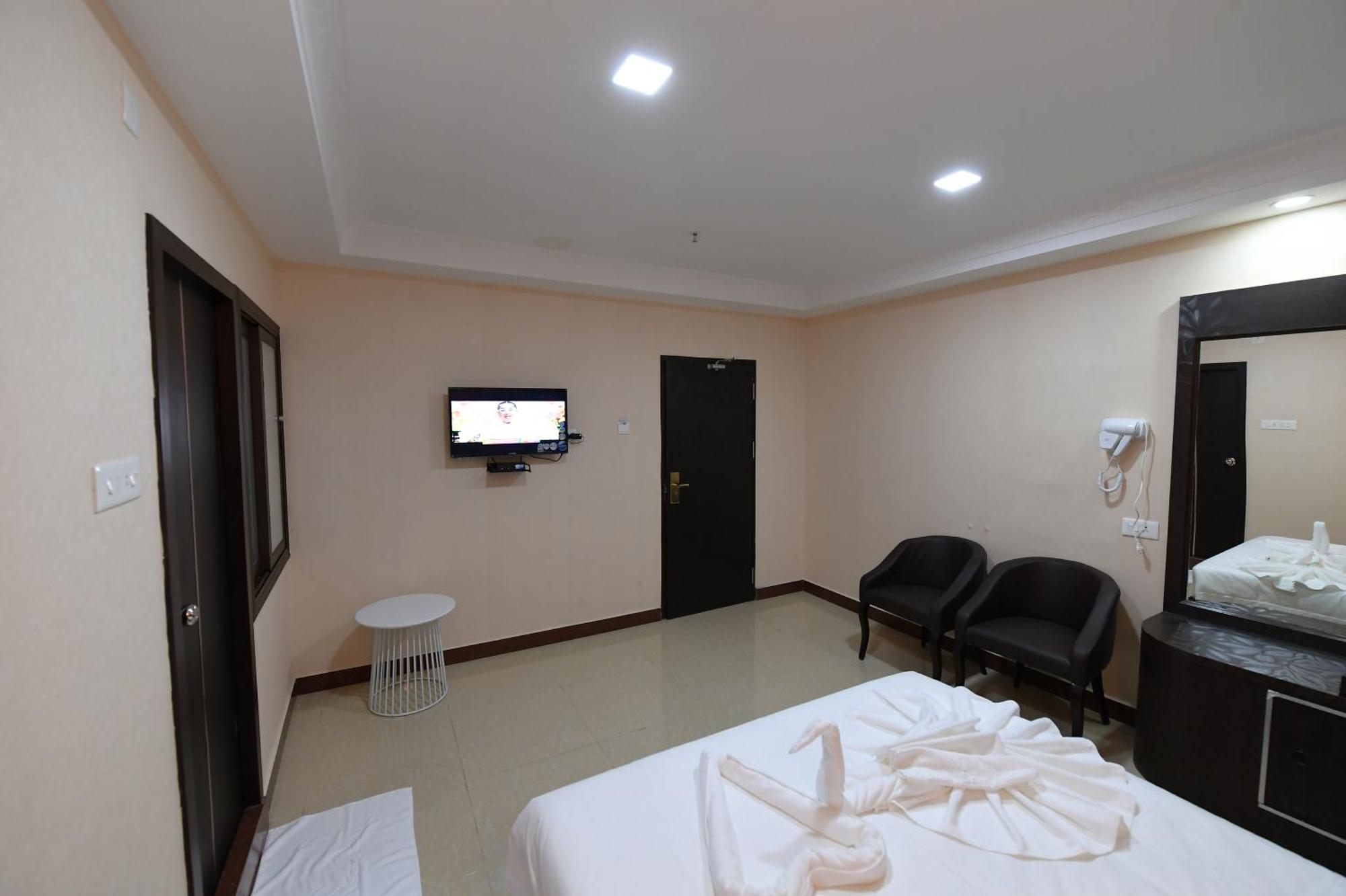 Coastal Grand Hotel Sampath Tiruchirappalli エクステリア 写真