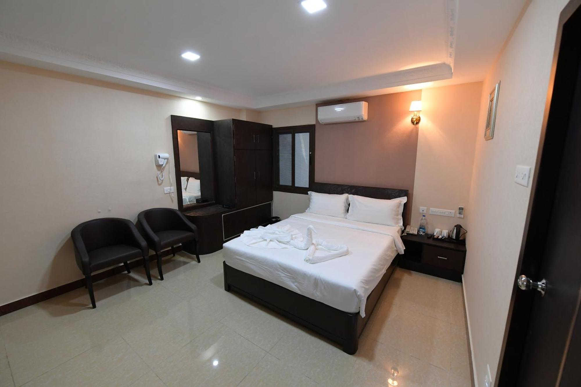 Coastal Grand Hotel Sampath Tiruchirappalli エクステリア 写真